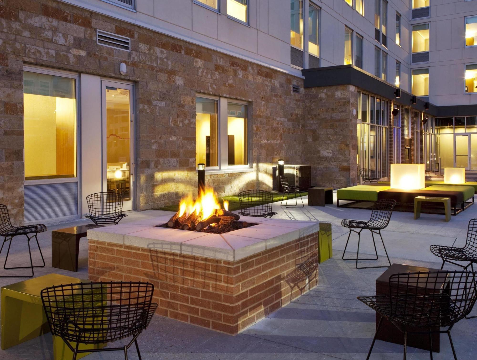 Aloft Hotel Frisco Exterior photo